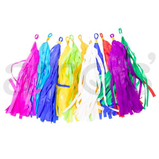 how many pom poms per string